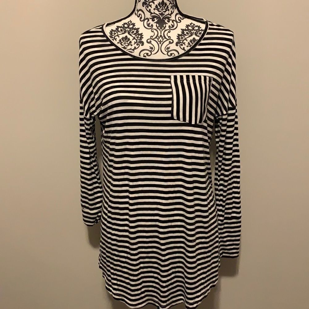 MarleyLilly Woman’s Long Sleeve Shirt Size S/M